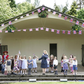 Maria Manchester, the former Mayor and the school children